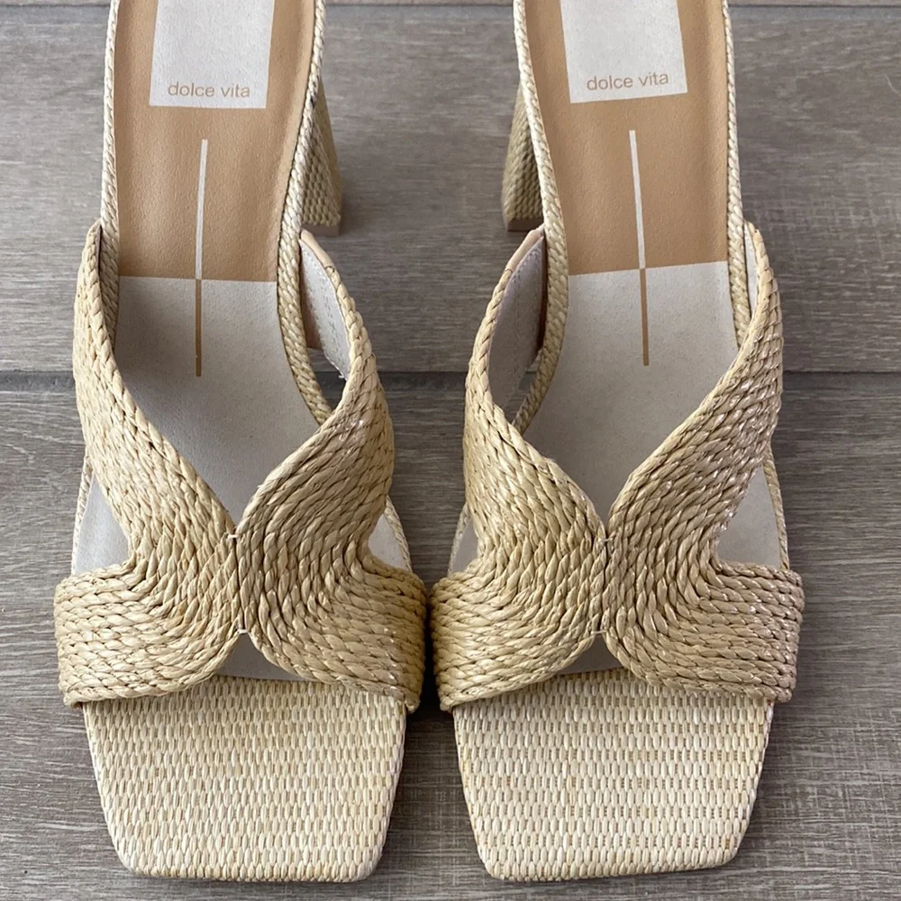 Dolce Vita Penny Sandal in Beige Size: 8